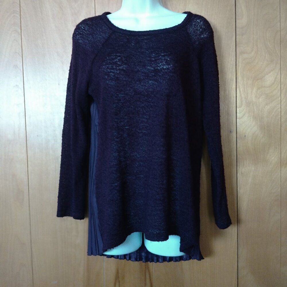 CHARMING CHARLIE Size Medium Purple Long Sleeve Pleated Back Sweater Pullover